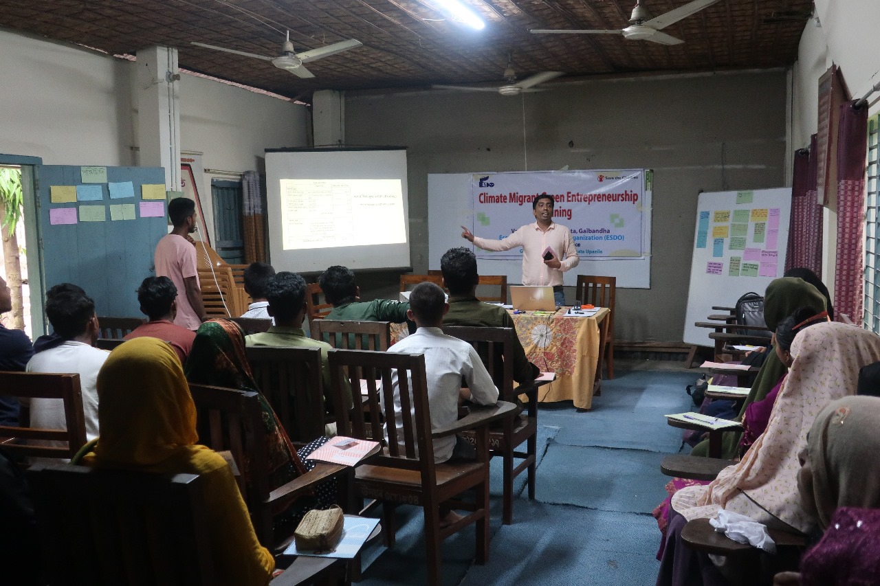 Climate migrant green entrapreneurship training.jpg